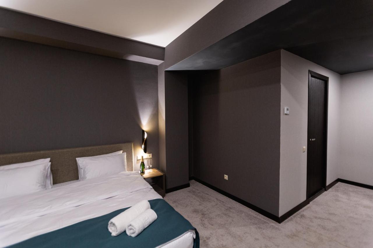 West Inn Georgia 库塔伊西 外观 照片
