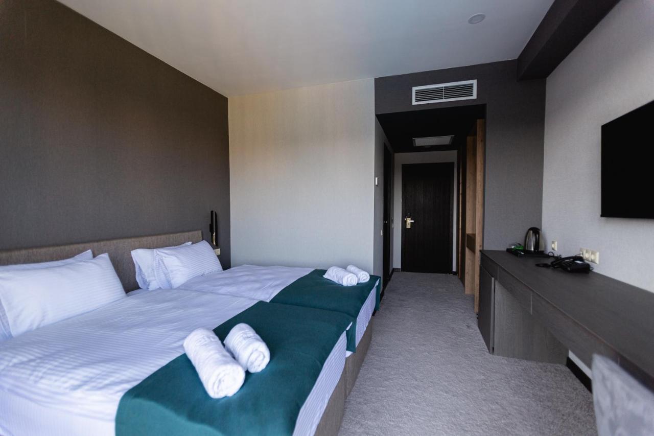 West Inn Georgia 库塔伊西 外观 照片