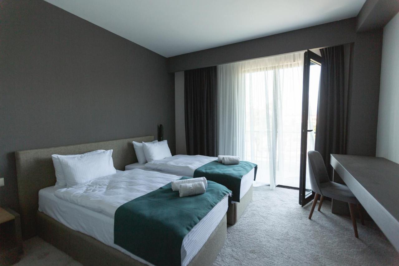 West Inn Georgia 库塔伊西 外观 照片