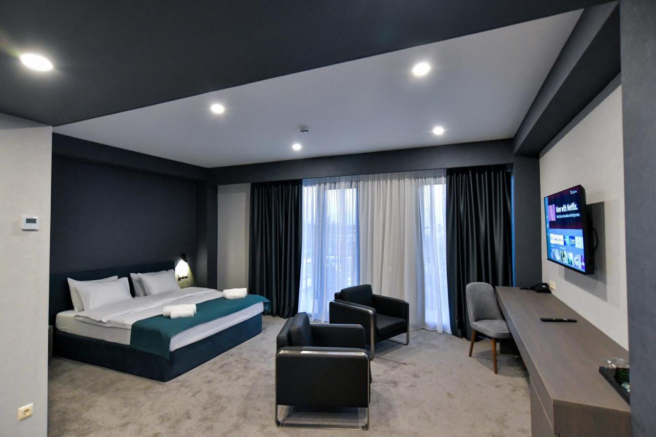 West Inn Georgia 库塔伊西 外观 照片