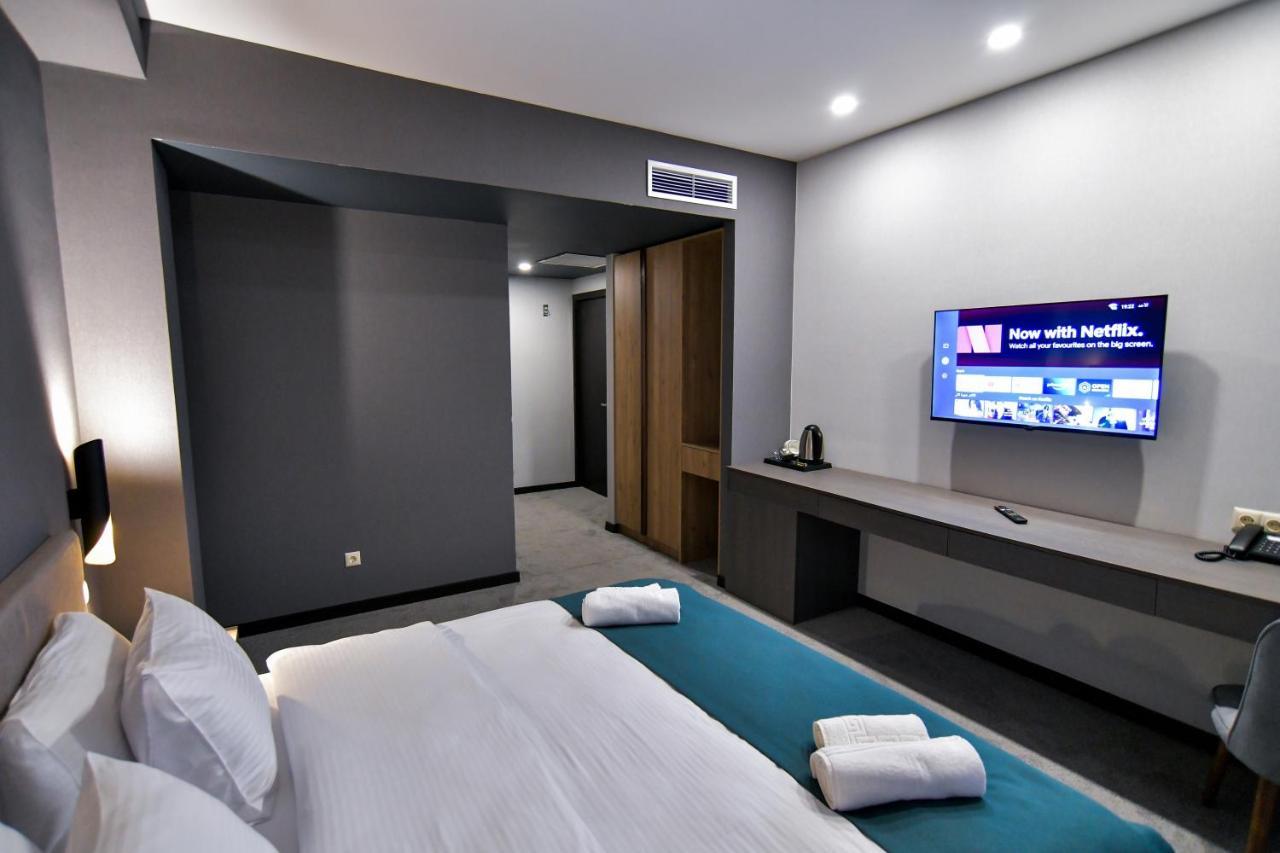 West Inn Georgia 库塔伊西 外观 照片