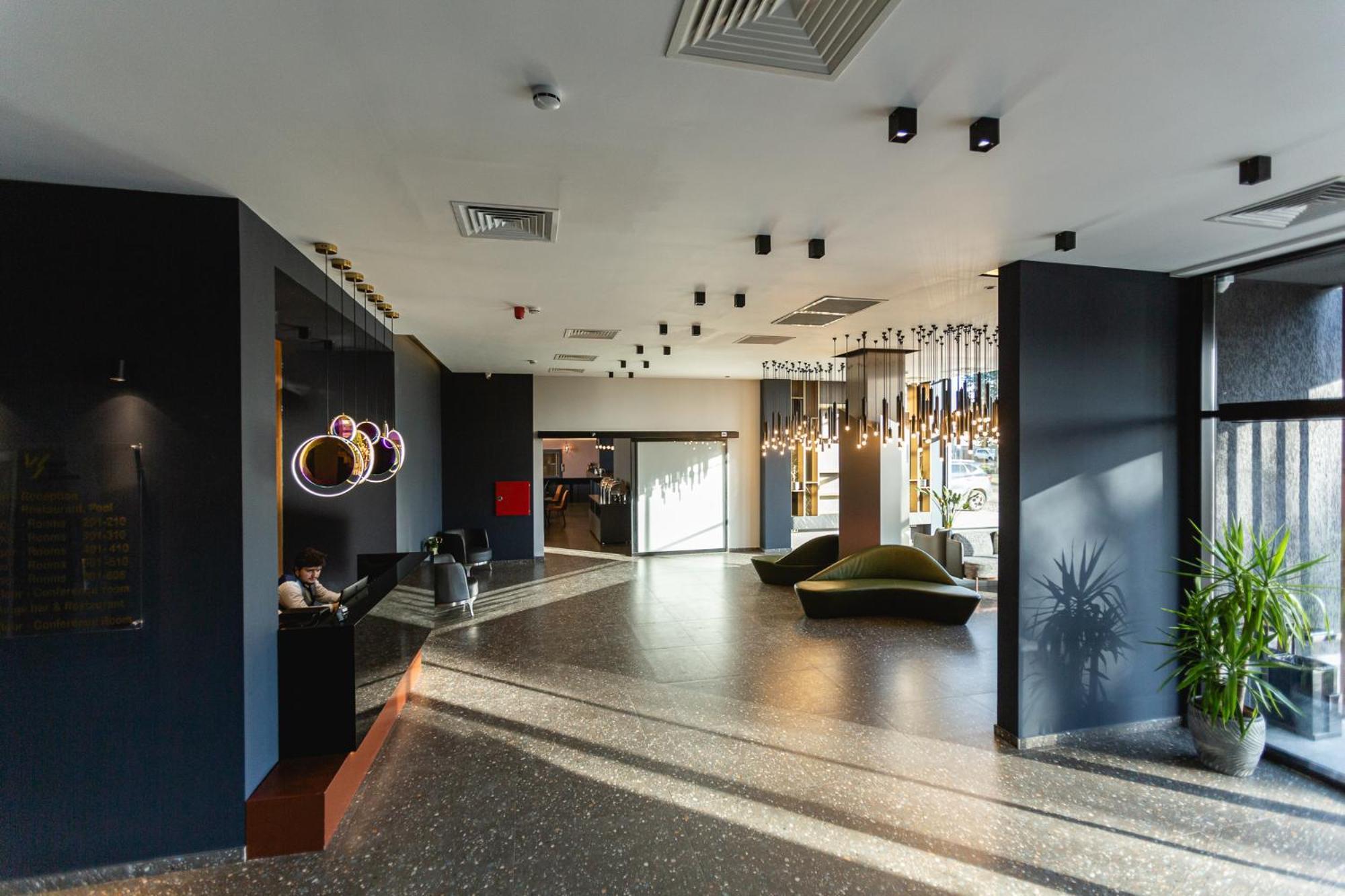 West Inn Georgia 库塔伊西 外观 照片