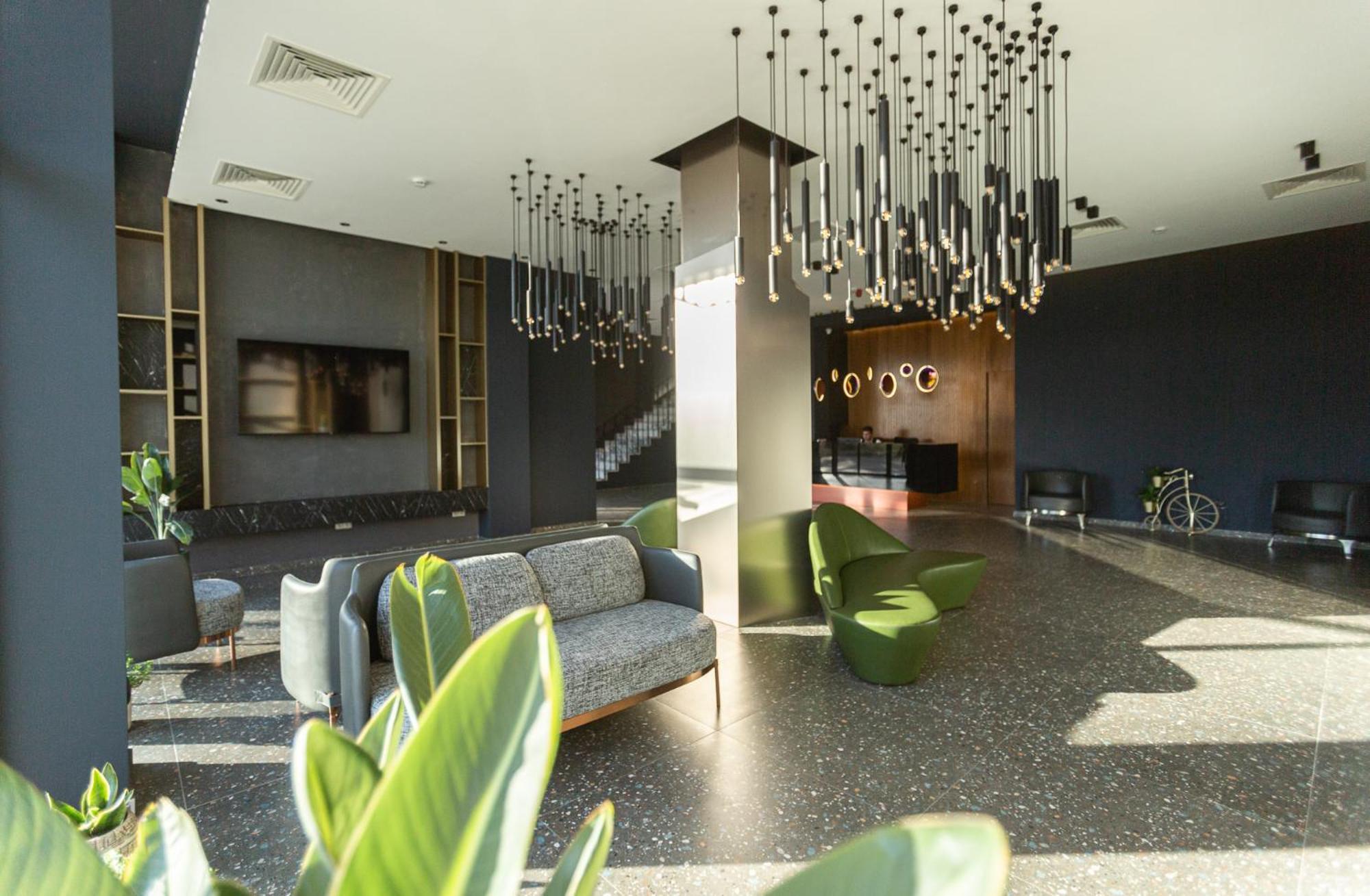 West Inn Georgia 库塔伊西 外观 照片