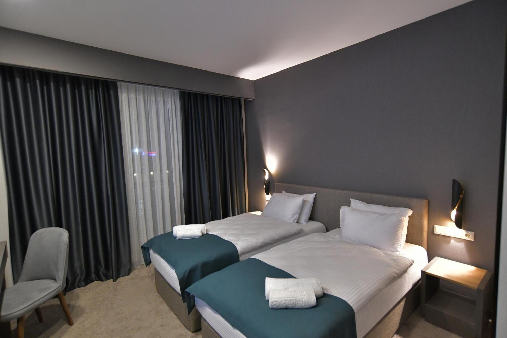 West Inn Georgia 库塔伊西 外观 照片