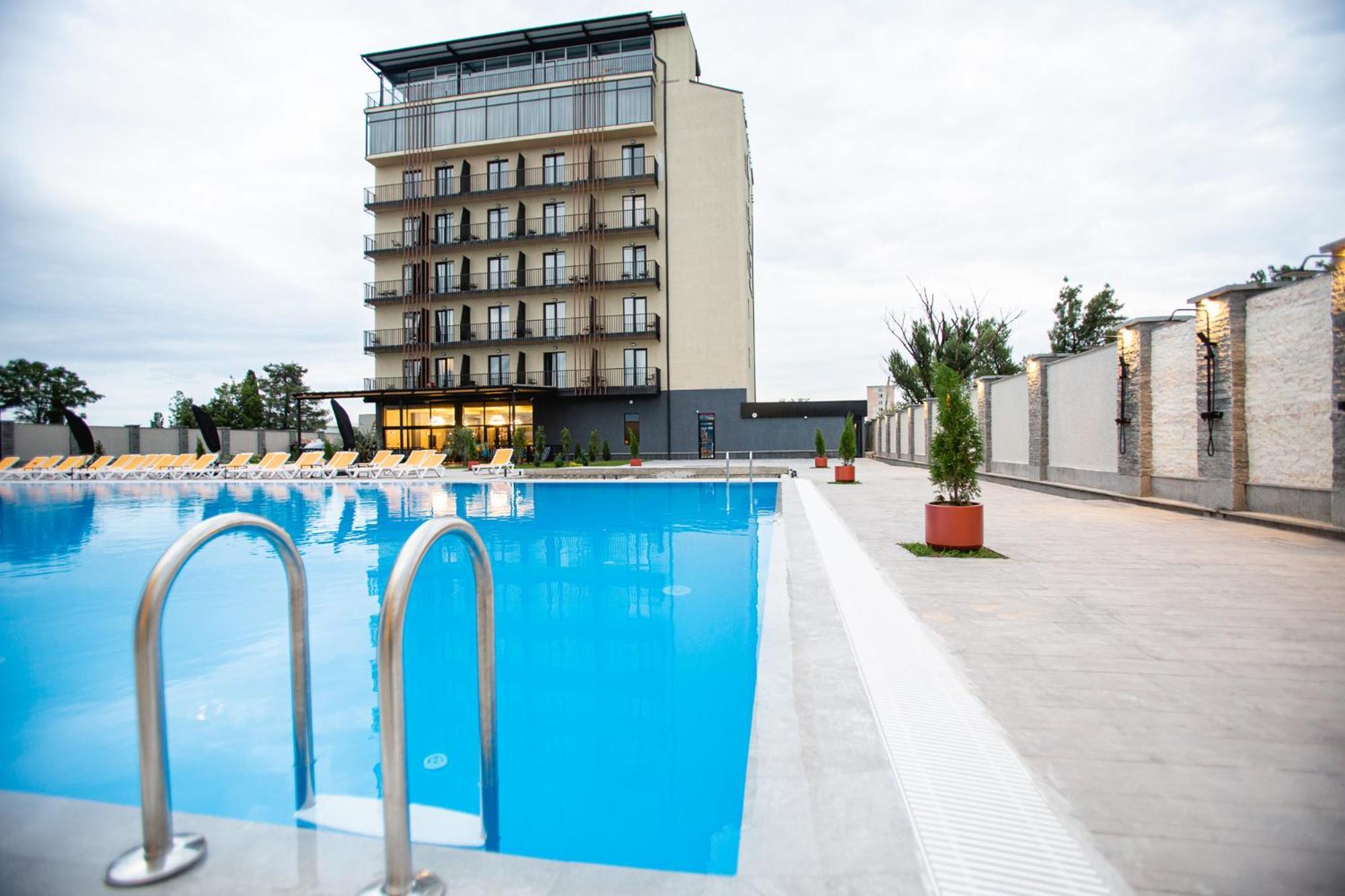 West Inn Georgia 库塔伊西 外观 照片