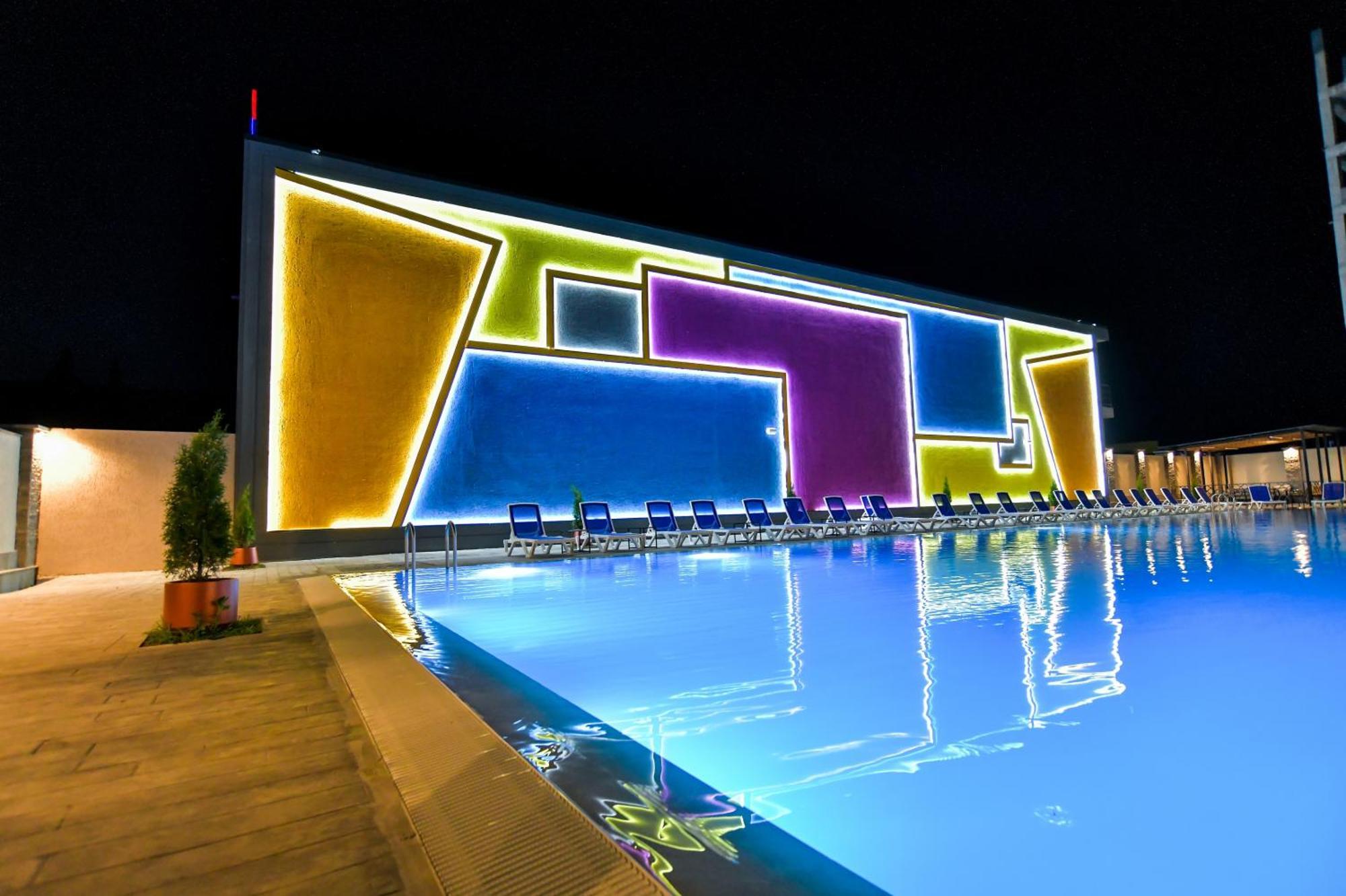 West Inn Georgia 库塔伊西 外观 照片